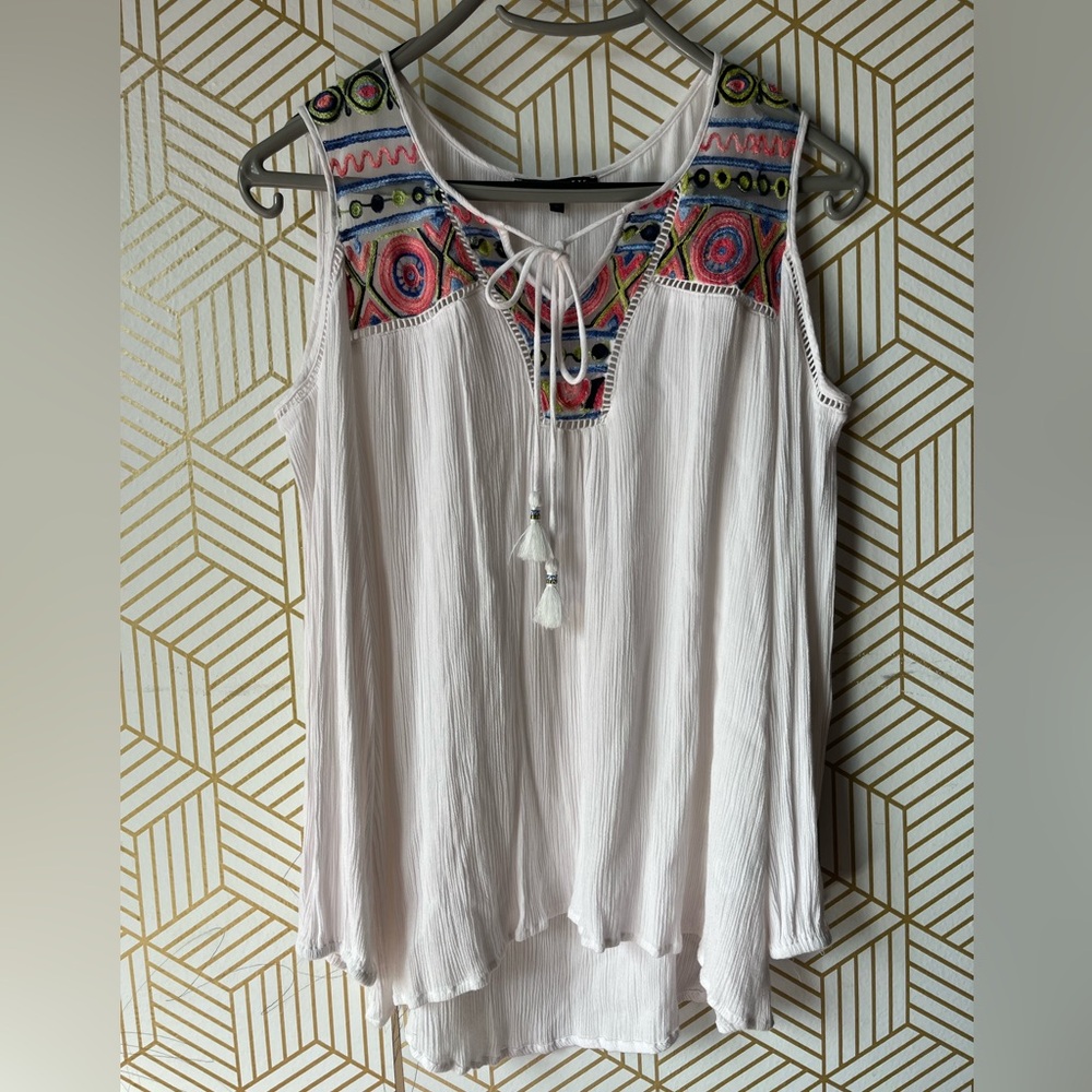 Picadilly White Raised Floral Embroidery Top Size L